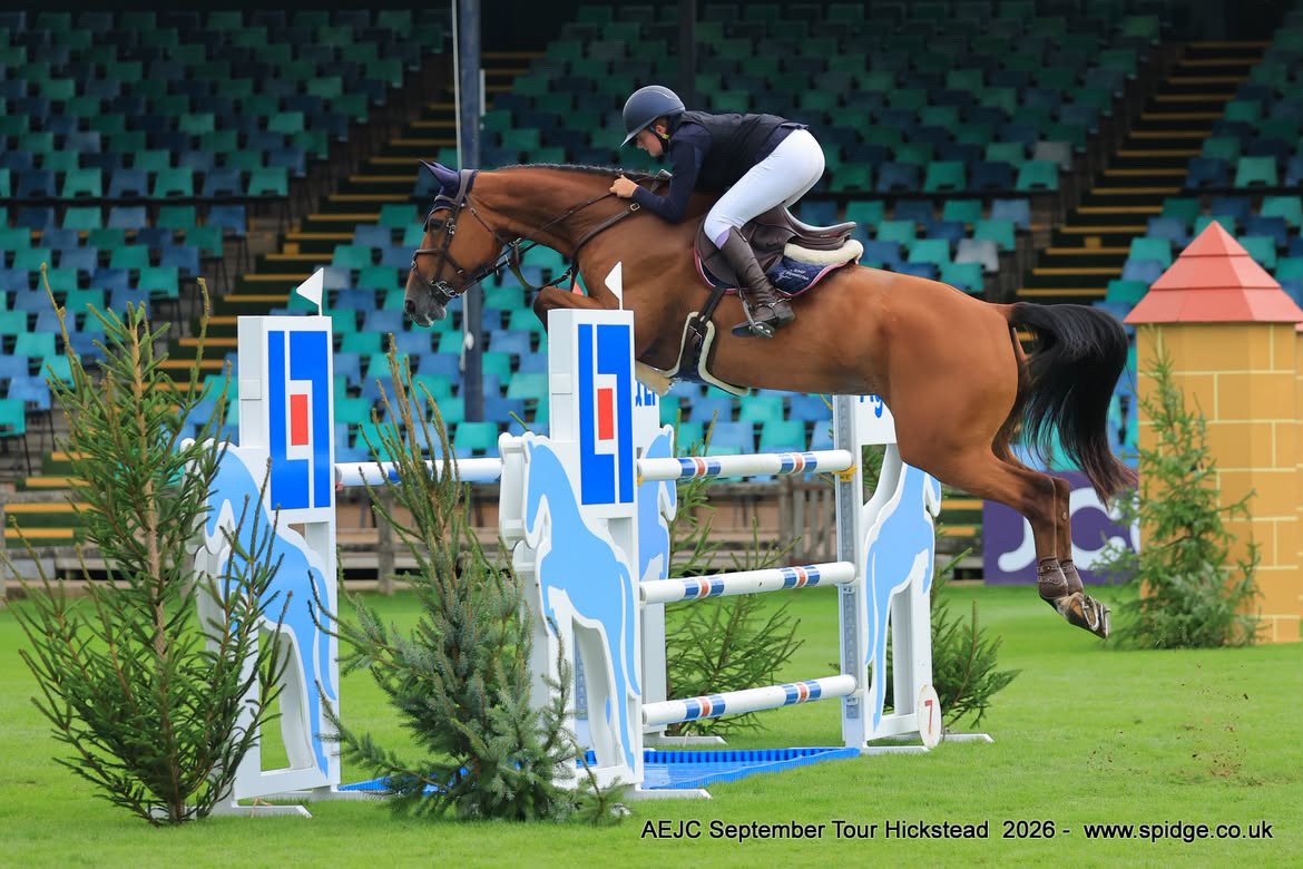7yo Ferrari jumping the 1.40